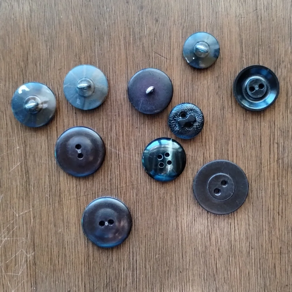 Assorted Brown Buttons